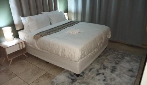 Three-Bedroom Deluxe Apartment
