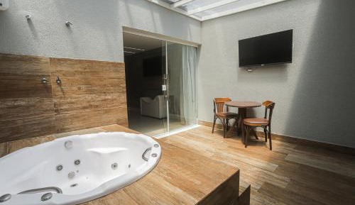 Suite with Hot Tub