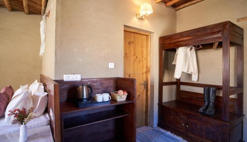 Deluxe Double or Twin Room with Mountain View