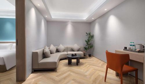 Business King Suite - Chinese Citizens Only 