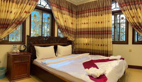 Deluxe King Suite