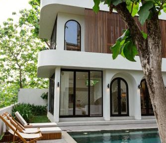 Villa with Garden View