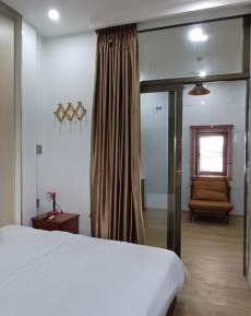 Apartment with Mountain View