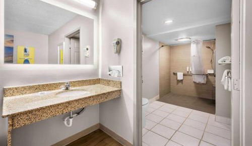 King Room - Mobility Accessible/Non-Smoking