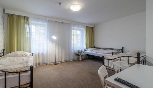 Basic Triple Room with Private Bathroom
