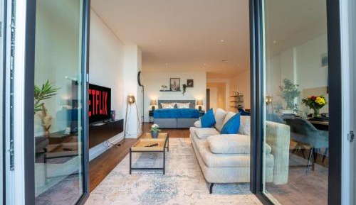 Superior Apartment with City View