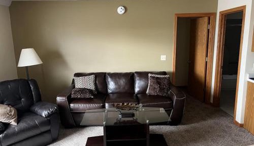 Classic One-Bedroom Apartment with King Bed