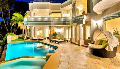 Seven-Bedroom Holiday Home