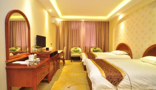 Deluxe Queen Room