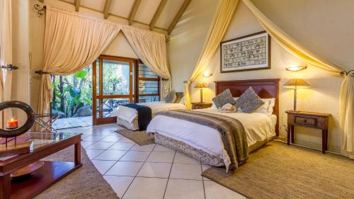 Queen Room with Bath