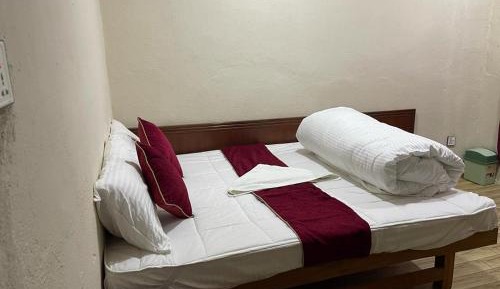 Deluxe Double Room (2 Adults + 1 Child)