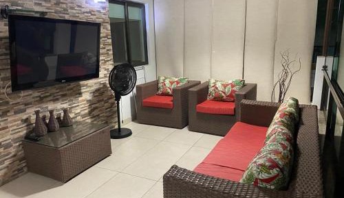 Apartment with Mountain View