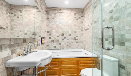 Suite with Spa Bath