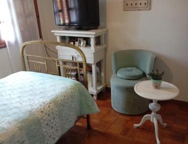 Single Room with Shared Bathroom