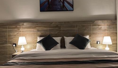 Studio Apartment with King Bed