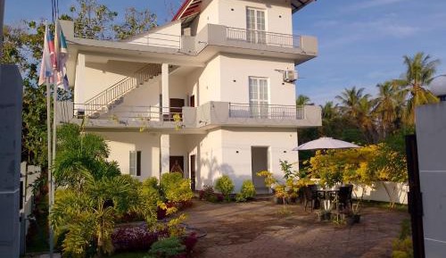Apartment with Garden View
