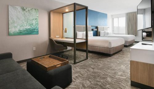 Suite, 2 Queen, Trundle bed