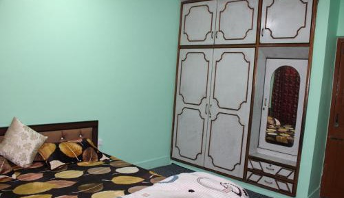 Four-Bedroom Deluxe Apartment