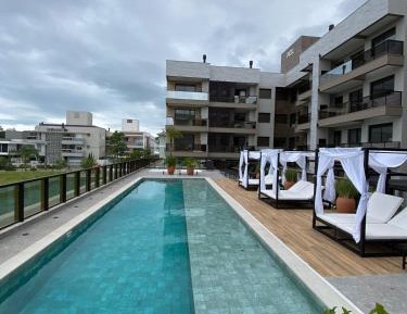 Apartment with Pool View 