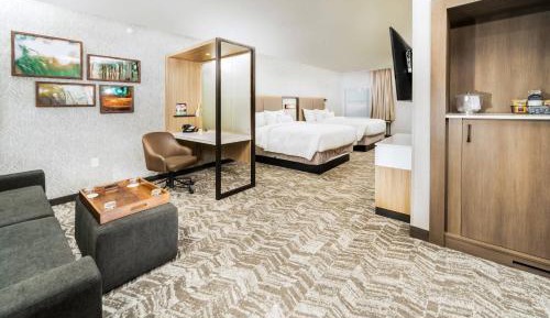 Suite, 2 Queen, Sofa bed, Trundle bed