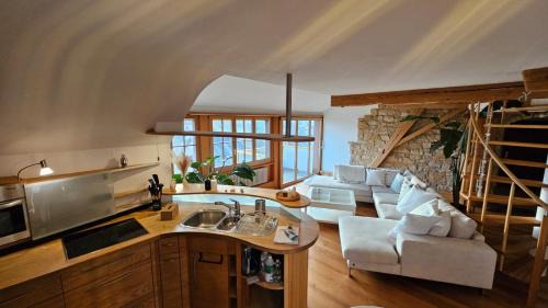 Four-Bedroom Apartment with Balcony 