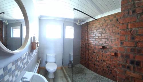 Basic Triple Room with Shared Bathroom