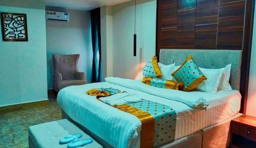 Deluxe Suite