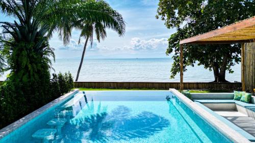 Villa - Beach Front