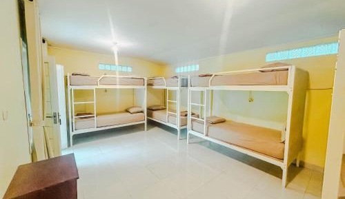 8-Bed Mixed Dormitory Room