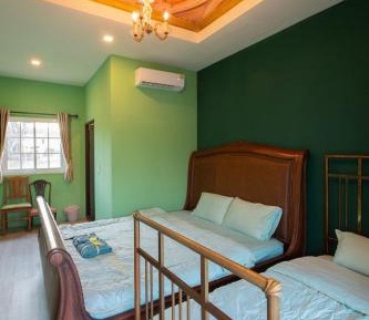 Queen Room