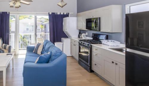 One-Bedroom Apartment with Ocean View