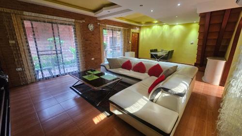 Two-Bedroom Deluxe Apartment