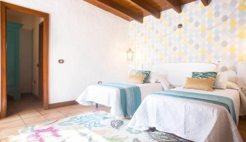 Twin Room with Bathroom 3