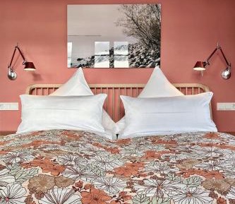 Deluxe Two-Bedroom Apartment with Garden View