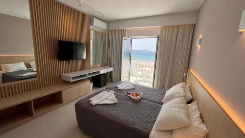 Deluxe Double Room with Balcony and Sea View