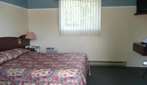 Double Room (1 Adult + 1 Child)