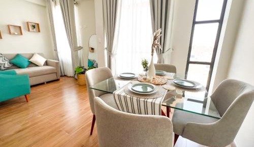 Deluxe One-Bedroom Apartment