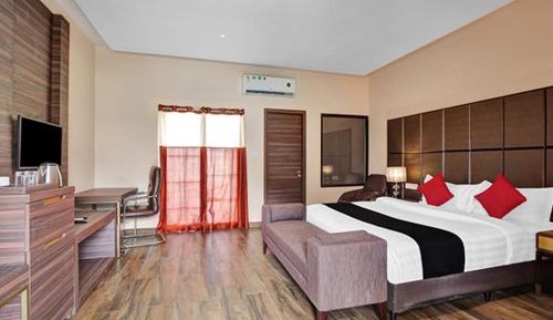 King Room with Balcony