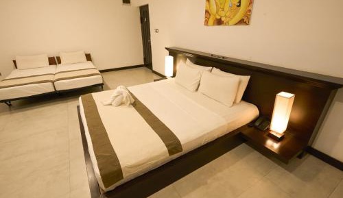 Deluxe Family Room