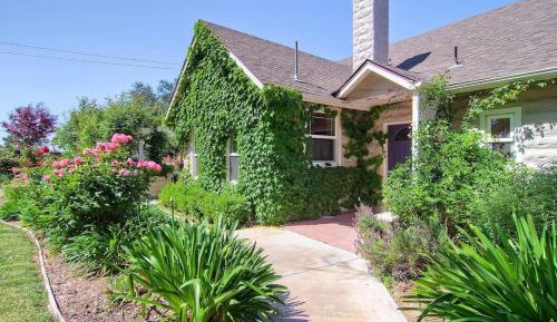 Five-Bedroom Apartment