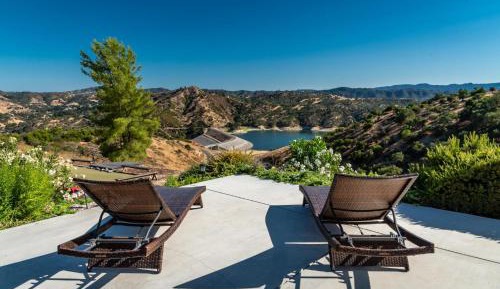 Four-Bedroom Holiday Home