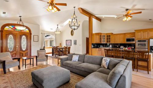 Four-Bedroom Holiday Home