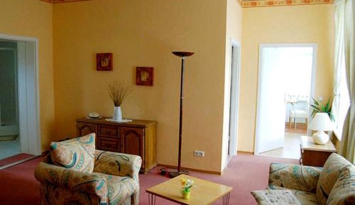 One-Bedroom Apartment with Terrace