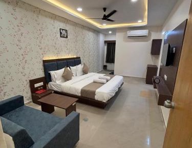 Deluxe Double or Twin Room