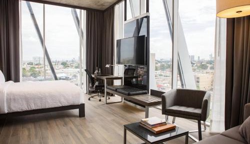 Corner King Room