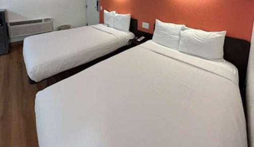 Deluxe Queen Room with Two Queen Beds - Non-Smoking