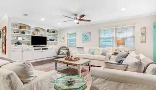 Three-Bedroom Holiday Home 