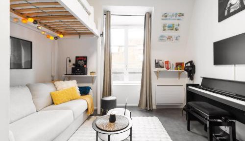 Studio with Sofa Bed