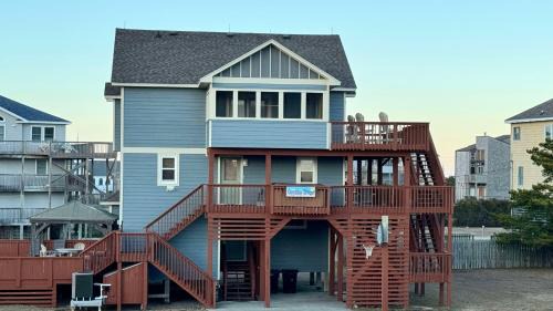 Seven-Bedroom House