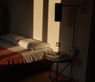 King Room with Roll-In Shower - Disability Access